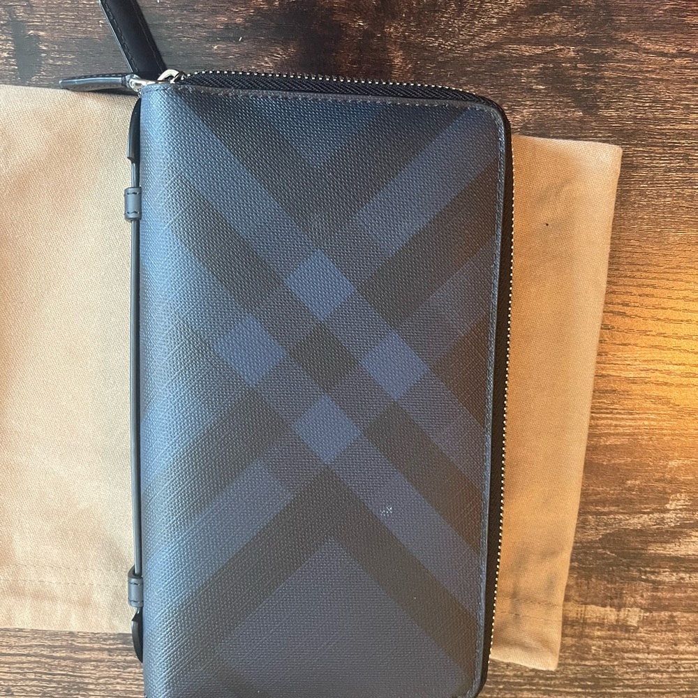 Burberry wallet